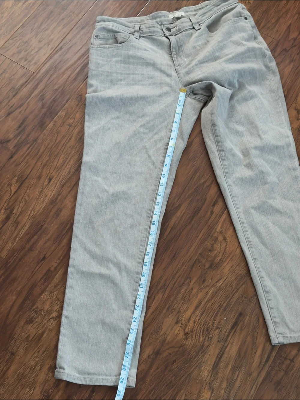 Eileen Fisher Straight-Leg Jeans in Light Grey Wash‎